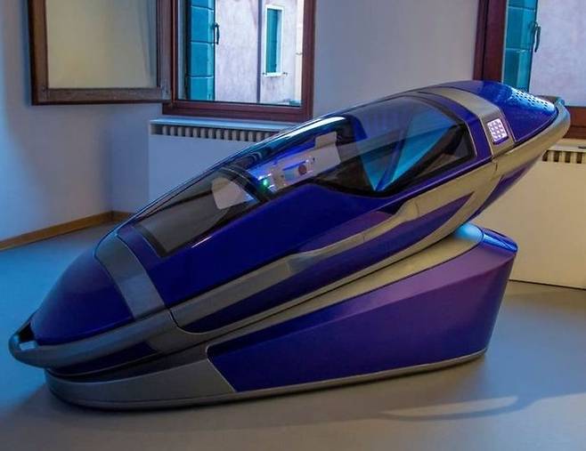 안락사 캡슐 '사르코'. ⓒX(엑스) 캡처