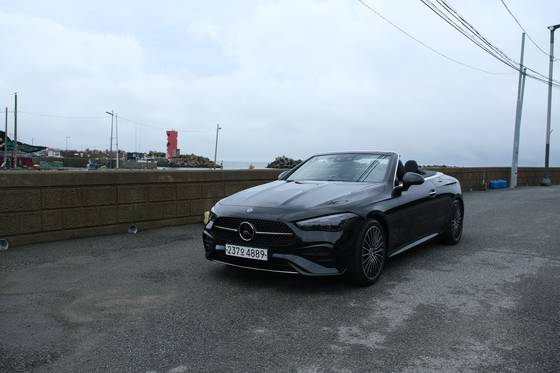 The Mercedes-Benz CLE 200 Cabriolet [CHO YONG-JUN]