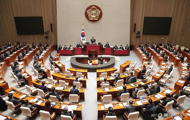 (서울=뉴스1) 임세영 기자 = 서삼석 예결위원장이 20일 서울 여의도 국회에서 열린 예산결산특별위원회 전체회의를 주재하고 있다. 2023.12.20/뉴스1 Copyright (C) 뉴스1. All rights reserved. 무단 전재 및 재배포, AI학습 이용 금지. /사진=(서울=뉴스1) 임세영 기자