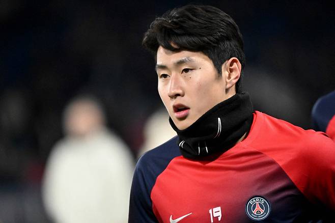 이번 주 내내 뜨거운 이적설의 중심에 섰던 이강인. 이강인이 파리 생제르맹 훈련에 복귀하지 않았다는 건 루머로 판명났다. 이강인은 다음 주 월요일에 프랑스 파리로 돌아가 본격적으로 2024~2025시즌을 준비한다. <저작권자(c) 연합뉴스, 무단 전재-재배포, AI 학습 및 활용 금지>