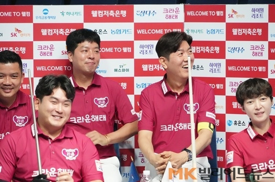 크라운해태가 20일 PBA팀리그 1라운드 6일차 경기에서  김재근 마르티네스의 활약에 힘입어 에스와이를 세트스코어 4:1로 꺾고 올시즌 첫 승을 거두었다. (사진=MK빌리어드뉴스 DB)