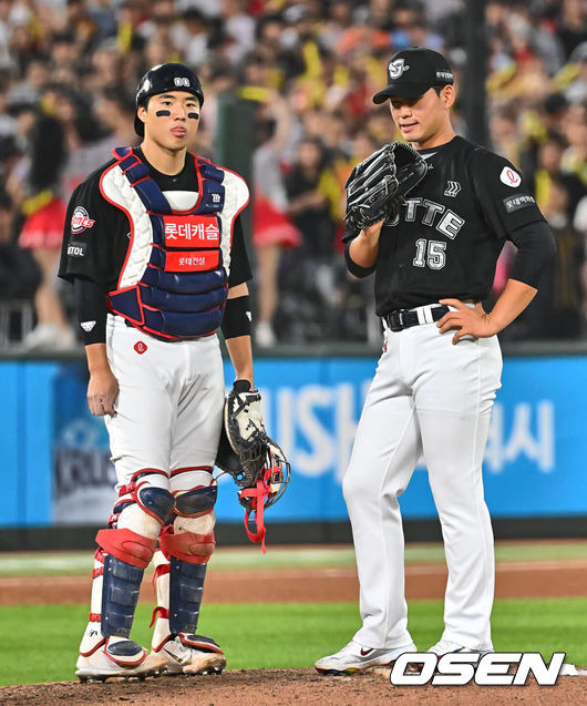 [OSEN=부산, 이석우 기자] 롯데 자이언츠 손성빈, 김진욱 047 2024.06.26 / foto0307@osen.co.kr