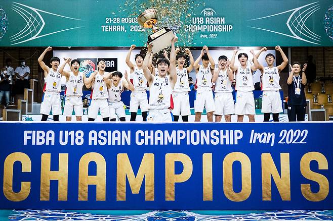 2022 FIBA U18 아시아선수권대회 우승 당시. 사진 | 농구협회