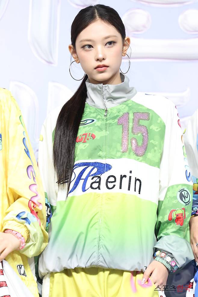 '2024 SBS 가요대전 Summer' 블루카펫 행사에 참석한 그룹 뉴진스(NewJeans) 해린. ⓒ이혜영 기자 lhy@hankooki.com