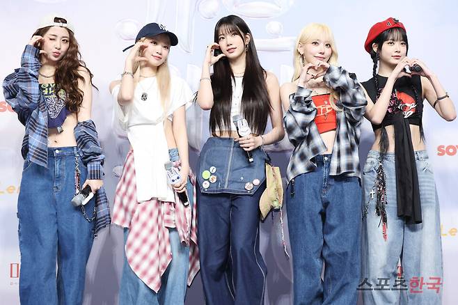 '2024 SBS 가요대전 Summer' 블루카펫 행사에 참석한 그룹 르세라핌(LE SSERAFIM) ⓒ이혜영 기자 lhy@hankooki.com