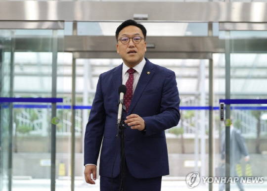 김병환 금융위원장 후보자가 5일 오전 서울 중구 예금보험공사에 마련된 인사청문회 준비 사무실로 출근하며 지명 소감을 밝히고 있다. <사진=연합뉴스>