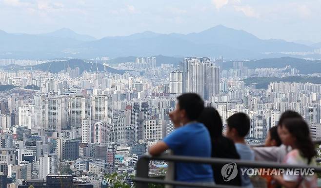 서울 남산에서 바라본 서울 아파트의 모습. 연합뉴스