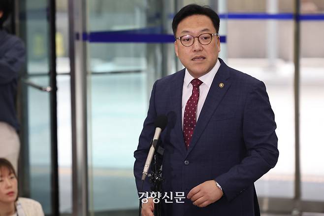 김병환 금융위원장 후보자가 5일 서울 중구 예금보험공사에 마련된 인사청문회 준비 사무실로 출근하며 지명 소감을 밝히고 있다. 2024.7.5 성동훈 기자