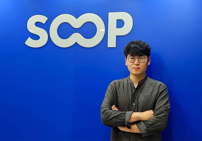 채정원 SOOP e스포츠·게임콘텐츠 부문장     (서울=연합뉴스) 김주환 기자 = 채정원 SOOP e스포츠·게임콘텐츠 부문장이 18일 서울 강남구 SOOP 사무실에서 포즈를 취하고 있다. 2024.7.18 jujuk@yna.co.kr