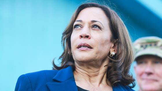 U.S. Vice President Kamala Harris visits the demilitarized zone separating the two Koreas, at Panmunjeom in South Korea on Sept. 29, 2022. [JOINT PRESS CORPS]