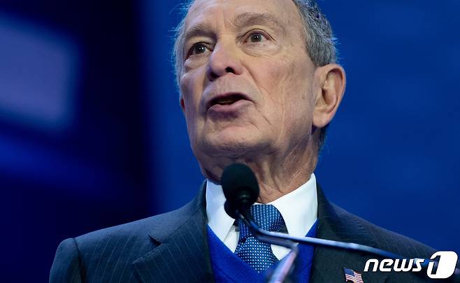 민주당 대선 후보로 나선 마이클 블룸버그 전 뉴욕시장이 2일(현지시간) 워싱턴에서 열린 미국-이스라엘 공공정책위원회(AIPAC)의 정책 콘퍼런스에 참석해 연설을 하고 있다. ⓒ AFP=뉴스1 ⓒ News1 우동명 기자