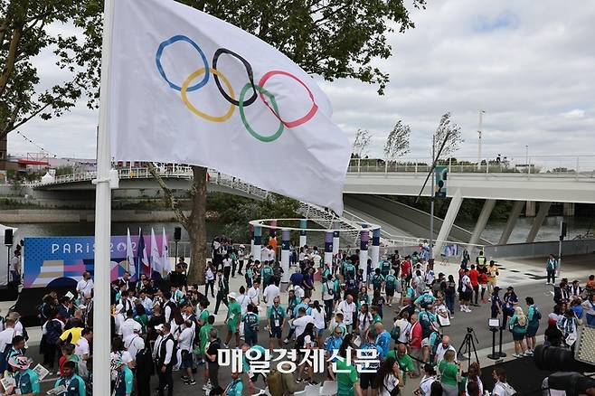 ‘2024파리올림픽’ 개막을 나흘 앞둔 22일(현지시간) 파리 외곽 생드니에 위치한 올림픽 선수촌에서 ‘평화를 위한 선수들의 외침’ 행사가 열리고 있다. 2024.7.22./생드니=이충우기자