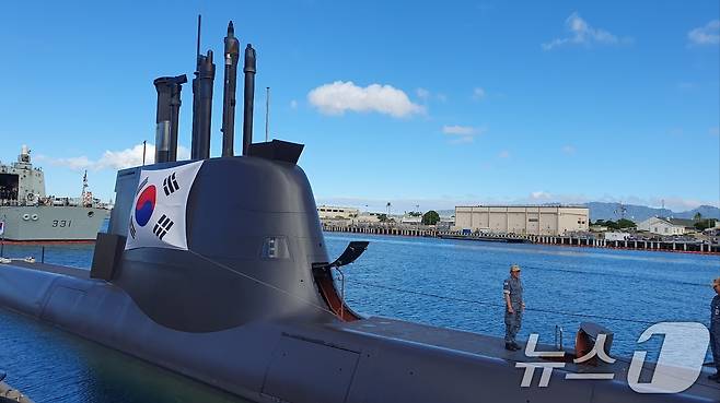 8일(현지시각) 하와이 진주만 히캄 기지에서 손원일급 잠수함 이범석함이 환태평양훈련 '림팩 2024' 훈련을 위해 정박해 있다. 2024.7.9/뉴스1 ⓒ News1 박응진 기자