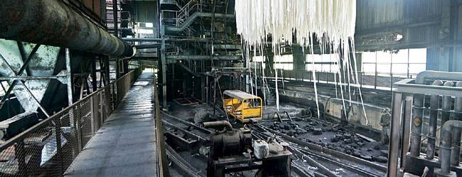 삼척탄좌 정암광업소를 예술문화공간으로 재탄생시킨 삼탄아트마인의 ‘레일 바이 뮤지엄’ 공간. 채굴한 석탄을 끌어올려 실어내던 퇴락한 조차장을 온전히 보전하는 것으로 미술적 의미를 부여했다.