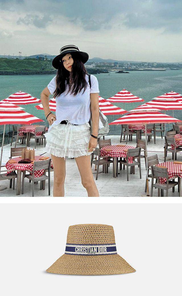 모자로 여행 룩에 포인트를 준 황신혜./황신혜 인스타그램