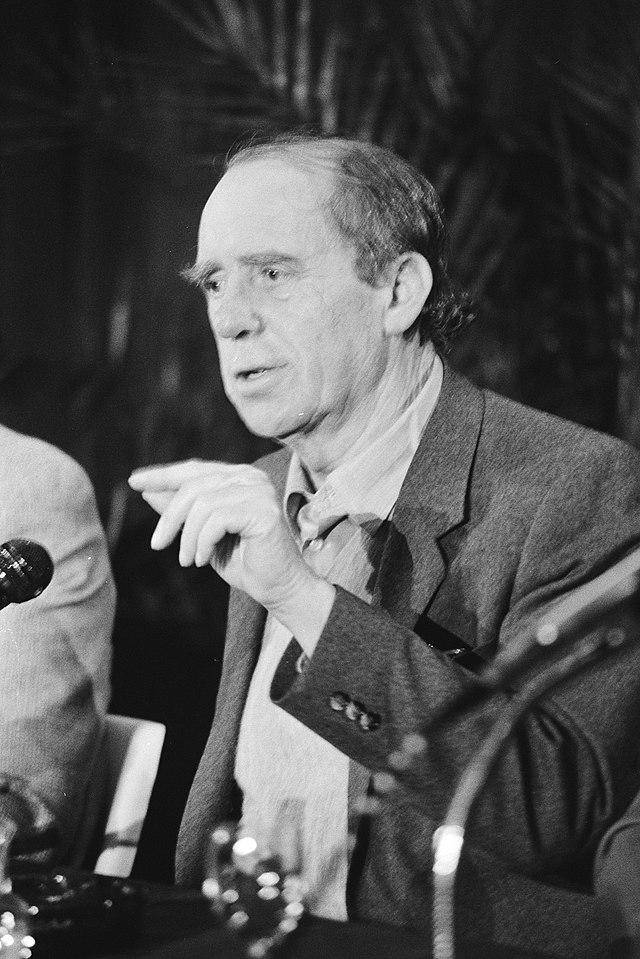 하인리히 뵐. 위키미디어 커먼스