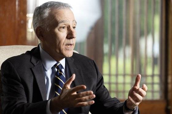 필립 골드버그 주한미국대사는 23일 중앙일보 인터뷰에서 미국의 확장억제와 관련해 "가용한 모든 자산을 활용하겠다"고 거듭 강조했다. 전민규 기자.