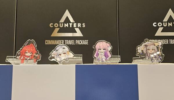 - 아크릴 스탠드 모더니아 너무 귀여움