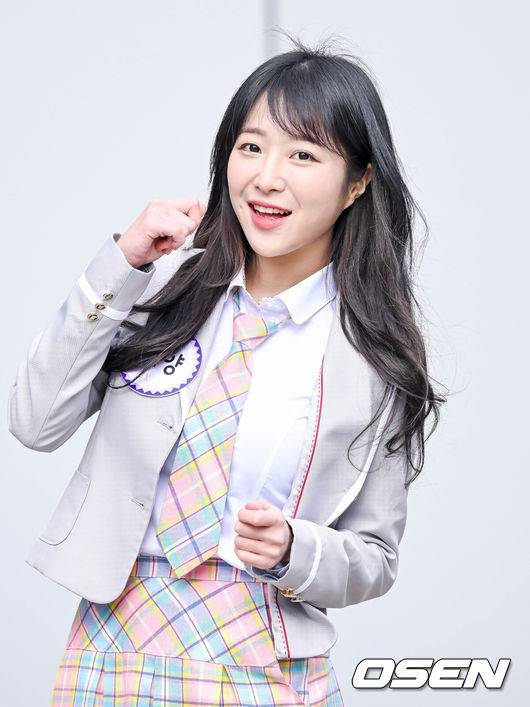 [OSEN=고양, 조은정 기자] 16일 오후 경기도 고양시 일산동구 JTBC스튜디오에서 '아는 형님' 녹화가 진행됐다.크리에이터 쯔양이 '아는 형님' 녹화 출근길에 포즈를 취하고 있다.  2023.02.16 /cej@osen.co.kr