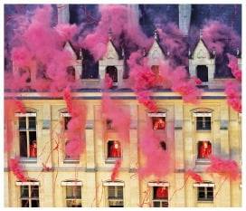 (1) 마리 앙투아네트가 투옥됐던 형무소 ‘콩시에르주리’에서 펼쳐진 개막행사.