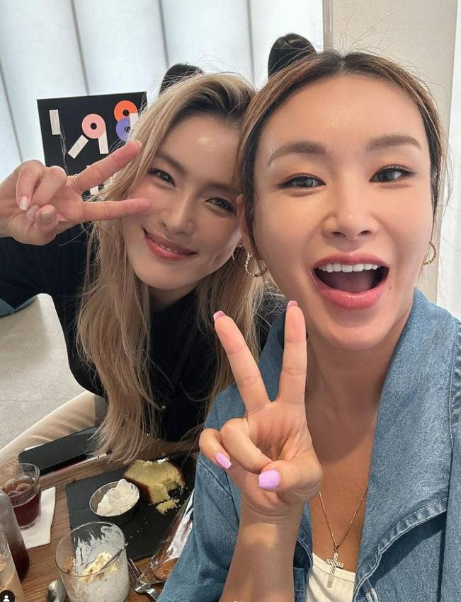 왼쪽부터 가희, 배윤정(사진=배윤정 채널)