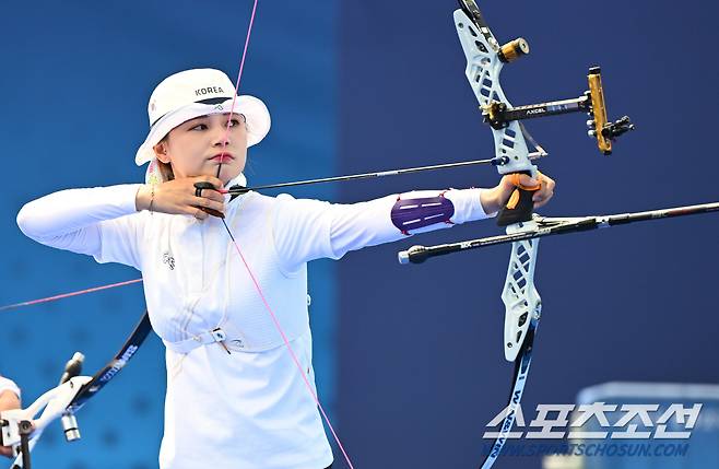 28일(한국시각) 프랑스 파리 앵발리드에서 열린 '2024 파리올림픽' 양궁 여자 리커브 단체 한국과 대만의 8강전. 전훈영이 시위를 당기고 있다. 파리(프랑스)=정재근 기자 cjg@sportschosun.com/2024.7.28/