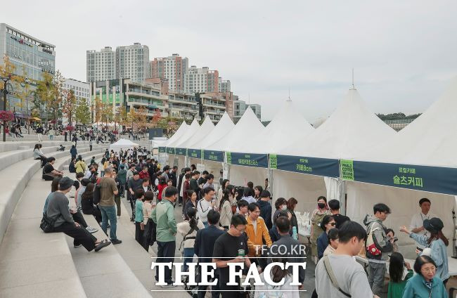 은계호수공원에서 열린 2023 경기도세계커피콩축제 모습./시흥시