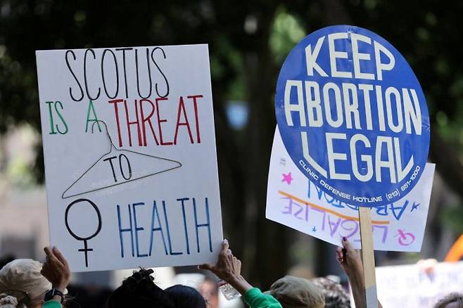 미국 캘리포니아주 로스앤젤레스에서 열린 낙태권 옹호 집회 [이미지출처=로이터연합뉴스]