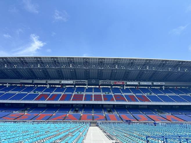 닛산 스타디움 전경. 트와이스 일본 공식 트위터