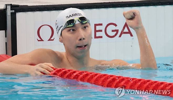 조성재, 평영 200m 준결승 진출 (파리=연합뉴스) 김인철 기자 = 30일(현지시간) 프랑스 파리 라데팡스 아레나에서 열린 2024 파리올림픽 수영 남자 200m 평영 예선전에서 조성재가 역영을 마치고 기록을 확인하고 있다. 2024.7.30 yatoya@yna.co.kr