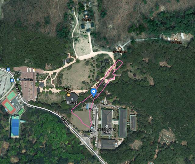 덕수 이씨 종중과 도교육청 공동 명의의 연수원 운동장 부지(빨간색 라인). 카카오맵 갭쳐