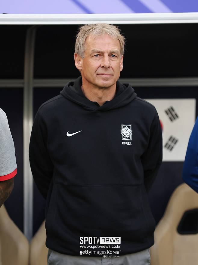 ▲ 위르겐 클린스만 전 국가대표팀 감독이 한 독일 매체와 인터뷰에서 한국 국가대표팀에서 경질이 이해되지 않는다는 발언을 했다. 아시안컵 4강을 한국 축구에 큰 성과라고 주장하면서 자신을 경질시킨 결정은 잘못됐다고 주장했다.