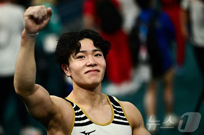남자 기계체조 개인종합 금메달리스트 오카 신노스케 ⓒ AFP=뉴스1 금준혁 기자