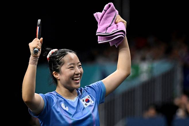 기뻐하는 신유빈. 연합뉴스&nbsp;