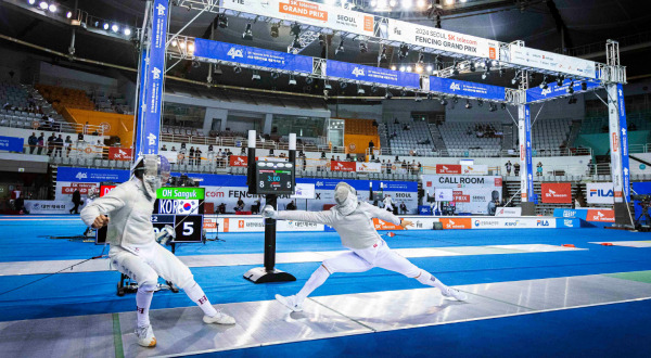 Fencers compete in the SK Telecom International Grand Prix Fencing Championships at the SK Handball Stadium in Seoul, on May. [Courtesy of SK telecom Co.]