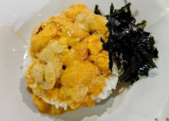 고봉선 해녀의 집에서 맛본 성게비빔밥.