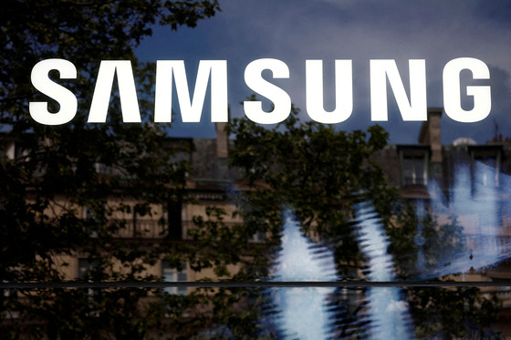 The Samsung logo is pictured during the inauguration of the Samsung Galaxy innovation space on the Champs-Elysees avenue in Paris, France, on April 29. [REUTERS/YONHAP]