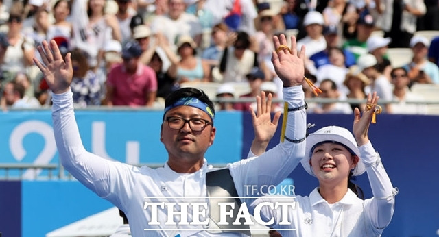 김우진(청주시청), 임시현(한국체대)이 올림픽 혼성 단체전 2연패에 성공하면서 '2024 파리올림픽' 2관왕을 달성했다. /파리=뉴시스