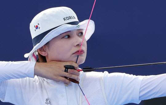 활 시위 당기는 전훈영 [파리 2024] 전훈영.뉴시스