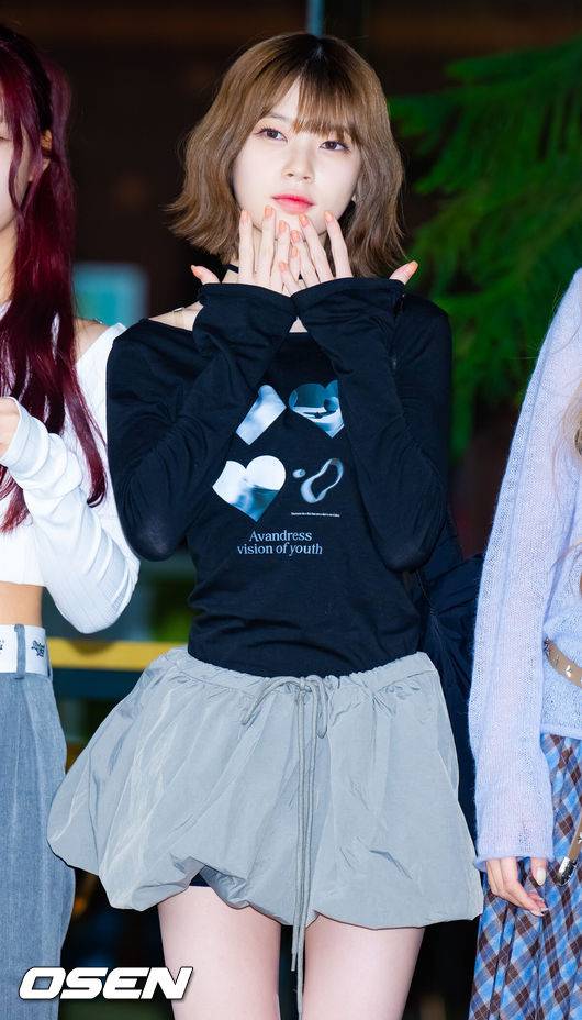 [OSEN=민경훈 기자] 5일 오전 서울 영등포구 KBS 별관에서 ‘뮤직뱅크’ 리허설이 진행됐다.이날 ‘뮤직뱅크’에는 DRIPPIN,KISS OF LIFE,n.SSign(엔싸인),NCT DREAM,NOWADAYS,THE NEW SIX,UNIS(유니스),VVUP (비비업),xikers(싸이커스),경서,아일릿(ILLIT),앰퍼샌드원 (AMPERS&ONE),영파씨(YOUNG POSSE),캐치더영(Catch The Young),톡식 (TOXIC),투모로우바이투게더,퍼플키스(PURPLE KISS),홍지윤이 출연한다.그룹 유니스 코토코가 포즈를 취하고 있다. 2024.04.05 /rumi@osen.co.kr