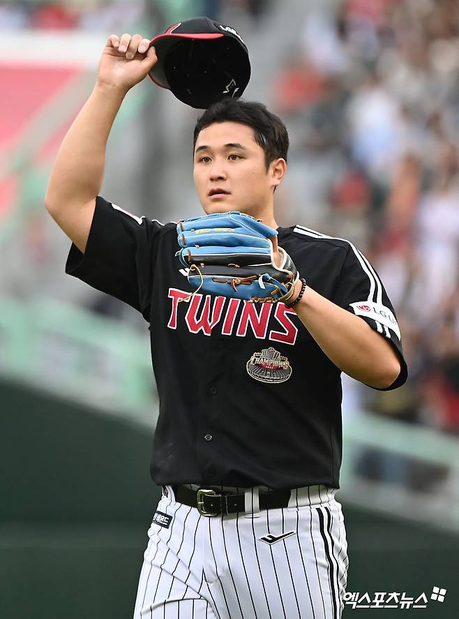 최원태는 3일 울산 문수야구장에서 열릴 '2024 신한 SOL Bank KBO 리그' 롯데와 주말 3연전 두 번째에서 선발 등판할 예정이다. 최원태는 후반기 두 경기 연속 조기 강판하는 등 2패 평균자책점 14.04로 흔들리고 있다. 엑스포츠뉴스 DB