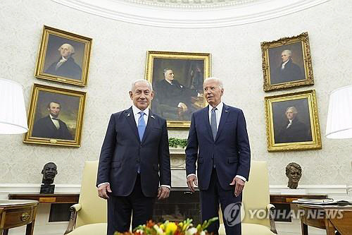 베냐민 네타냐후(좌) 이스라엘 총리와 조 바이든 미국 대통령. AP 연합뉴스