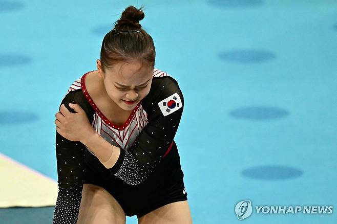 연습 때 다친 아픈 어깨 잡고도 도마 결선 진출 강행한 여서정  [AFP=연합뉴스]