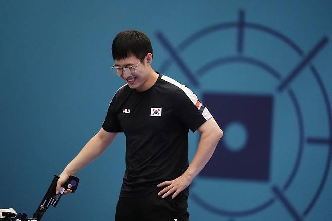 Paris 2024 Olympics - Shooting - 25m Rapid Fire Pistol Men's Final - Chateauroux Shooting Centre, Deols, France - August 05, 2024. Silver medallist Yeongjae Cho of South Korea smiles after his final shot. REUTERS/Amr Alfiky







<저작권자(c) 연합뉴스, 무단 전재-재배포, AI 학습 및 활용 금지>