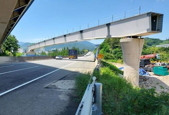 부산교통공사가 양산선 교량 거치를 완료하고 2026년 개통 목표로 박차를 가하고 있다.