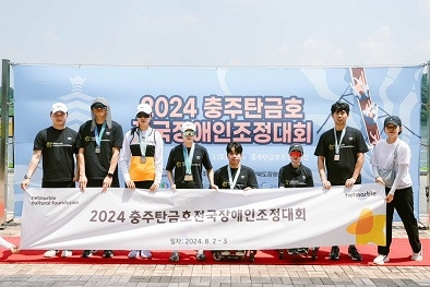 넷마블조정선수단은 ‘2024 충주탄금호 전국장애인조정대회’에 참가해 총 13개의 메달을 획득했다. 사진은 왼쪽부터 강이성 선수, 이봉희 선수, 배지인 선수, 강현주 선수, 전숭보 선수, 임효신 선수, 이승주 선수