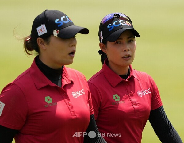 2024년 미국여자프로골프(LPGA) 투어 포틀랜드 클래식 우승을 차지한 언니 모리애 주타누간(사진 오른쪽). 함께 출전한 동생 아리야 주타누간. 사진제공=ⓒAFPBBNews = News1