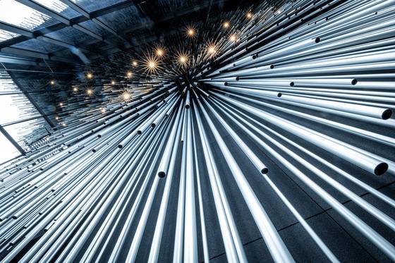 ‘코모레비’를 형상화한 알루미늄 파이프 2만여개가 내외관을 감싸고 있다. 박종근 기자