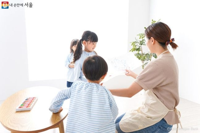 외국인 가사관리사 시범사업에 참여하는 필리핀 가사관리사 100명이 6일 새벽 한국에 들어온다.ⓒ서울시 제공