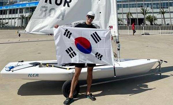 지난 4월 올림픽 최종 예선 레이저급 경기에서 우승한 하지민.  대한요트협회 제공